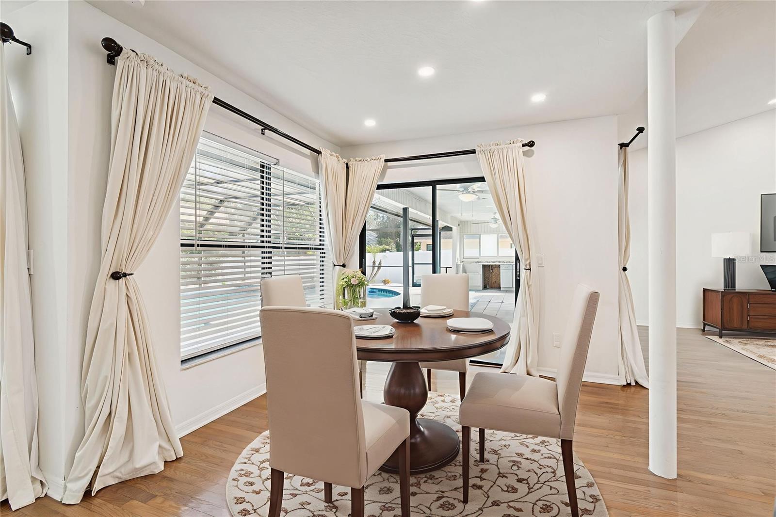 THERESA ARBOR - Residential