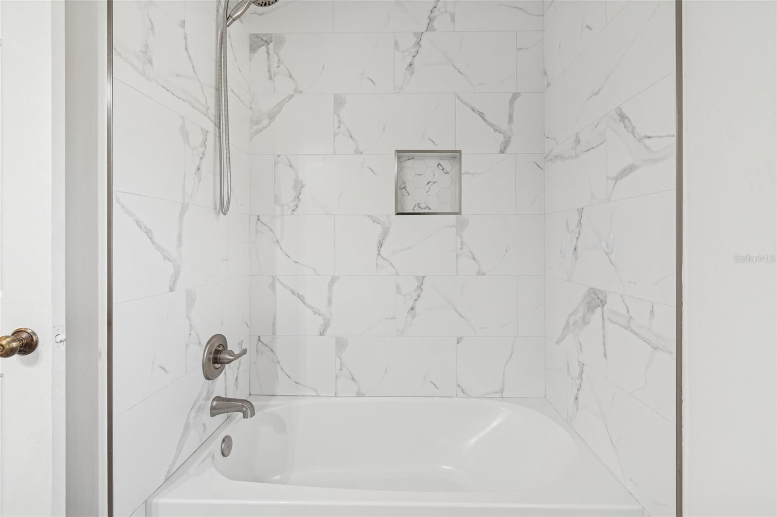 THERESA ARBOR - Residential