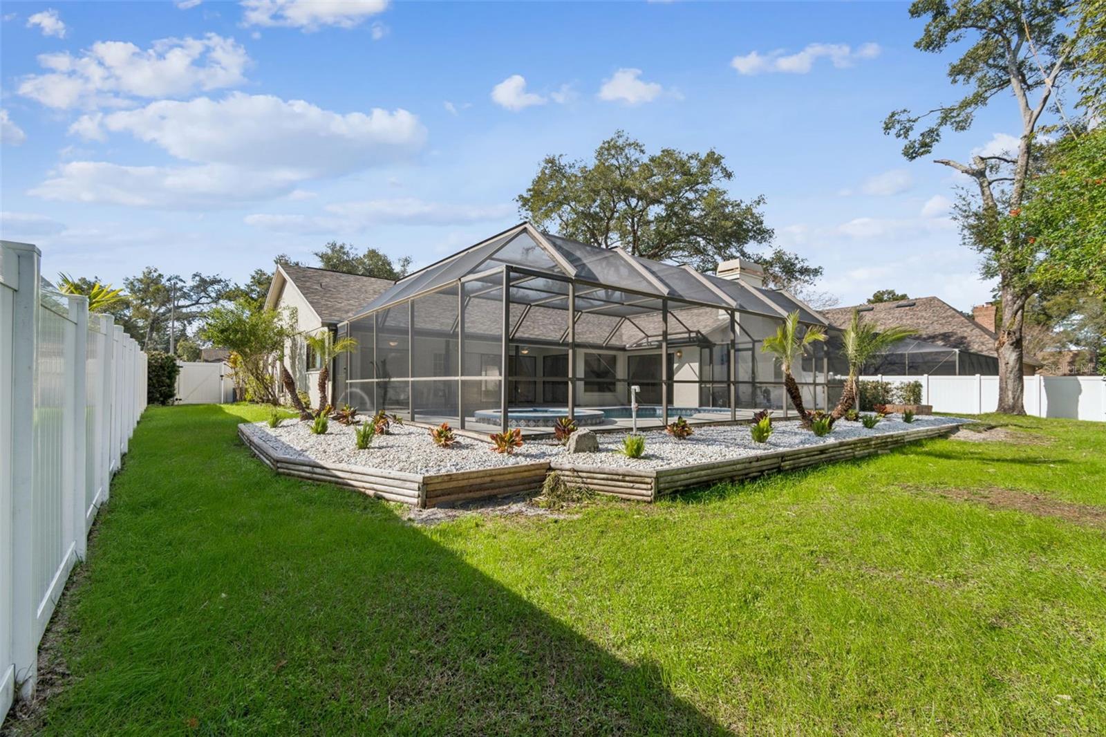 THERESA ARBOR - Residential