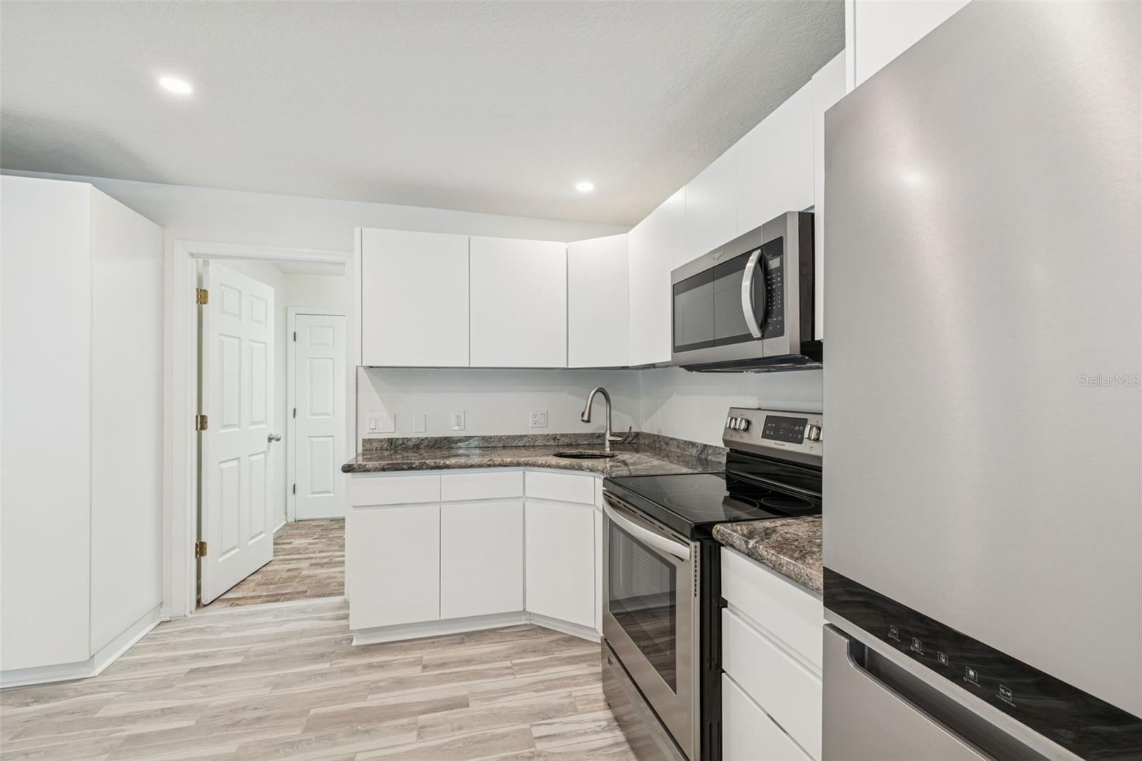 THERESA ARBOR - Residential