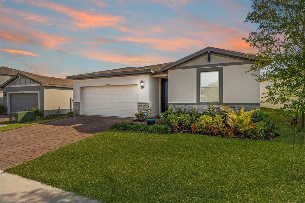 Photo of 2409 White Tail Street, Davenport, FL 33837 (MLS # P4937564)