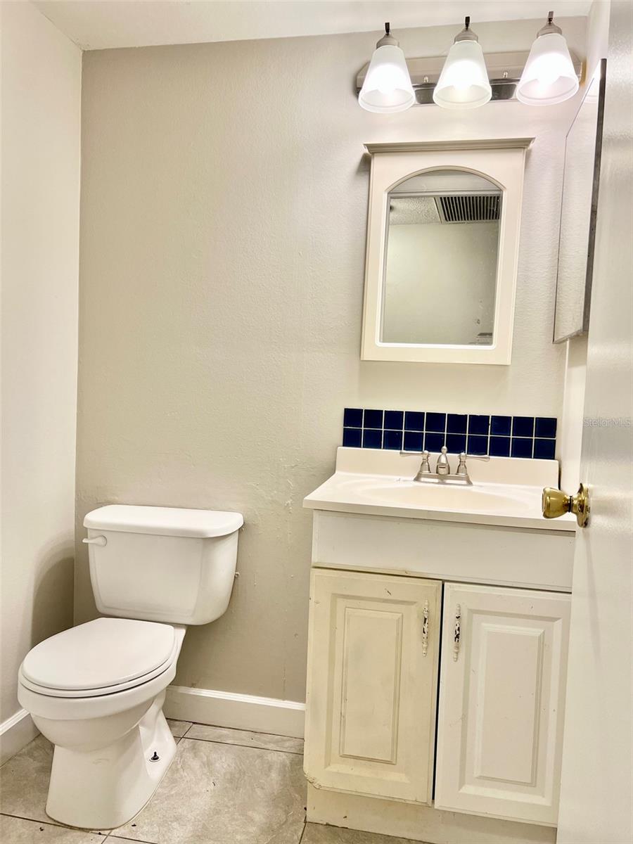 VILLAGE SQUARE CONDO - Residential Lease