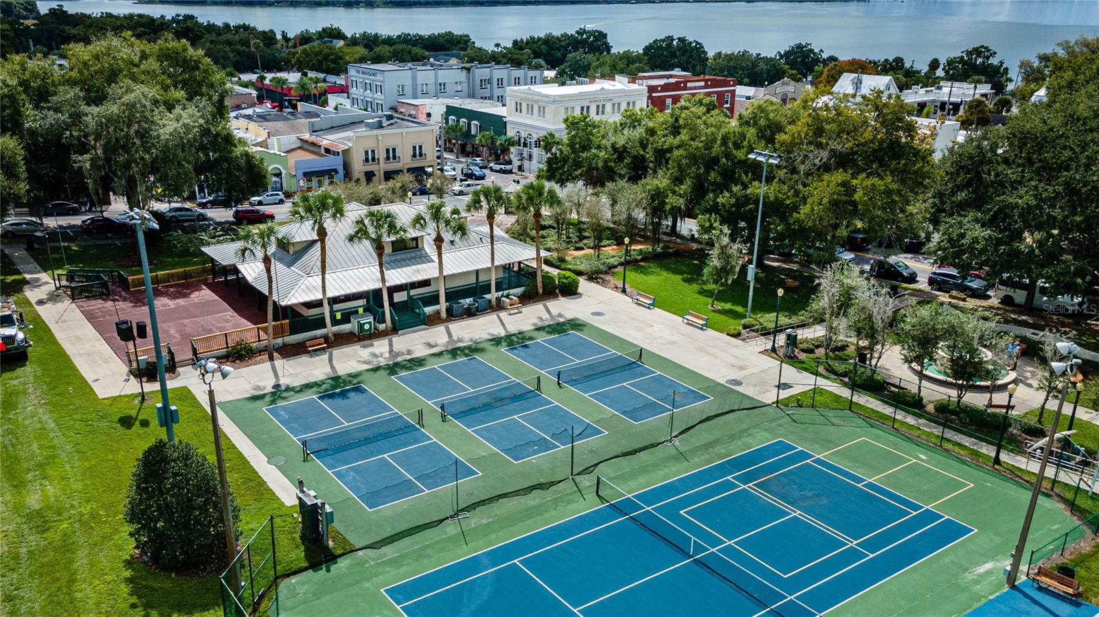 MOUNT DORA BUNKER HILL CONDO - Residential