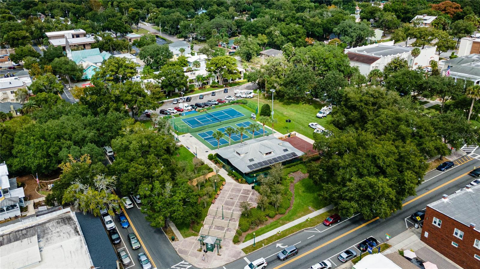 MOUNT DORA BUNKER HILL CONDO - Residential