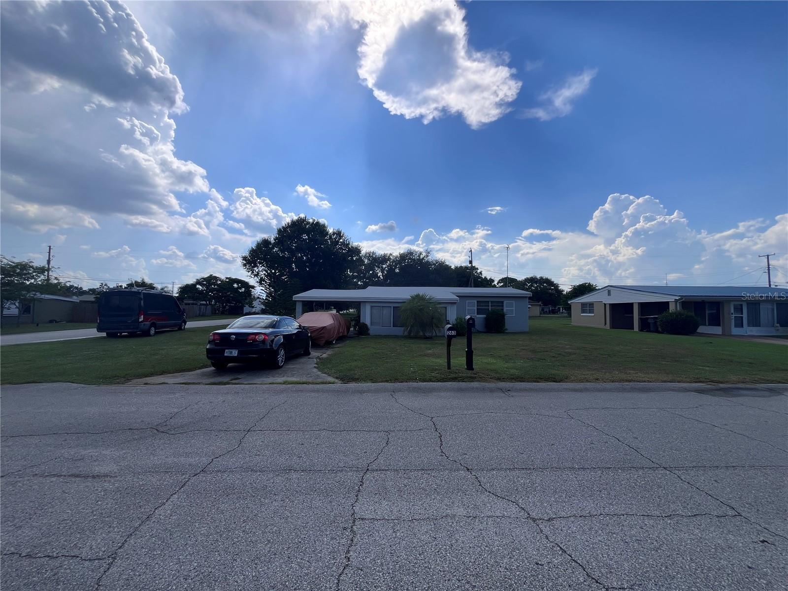 SUN RAY HOMES 01 - Residential