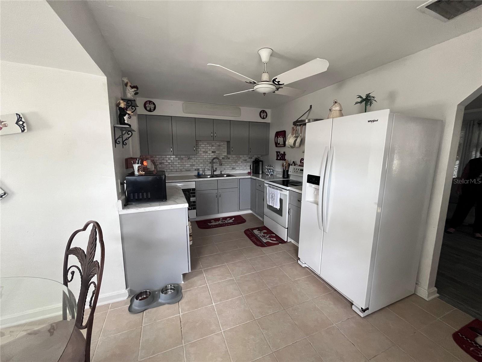 SUN RAY HOMES 01 - Residential