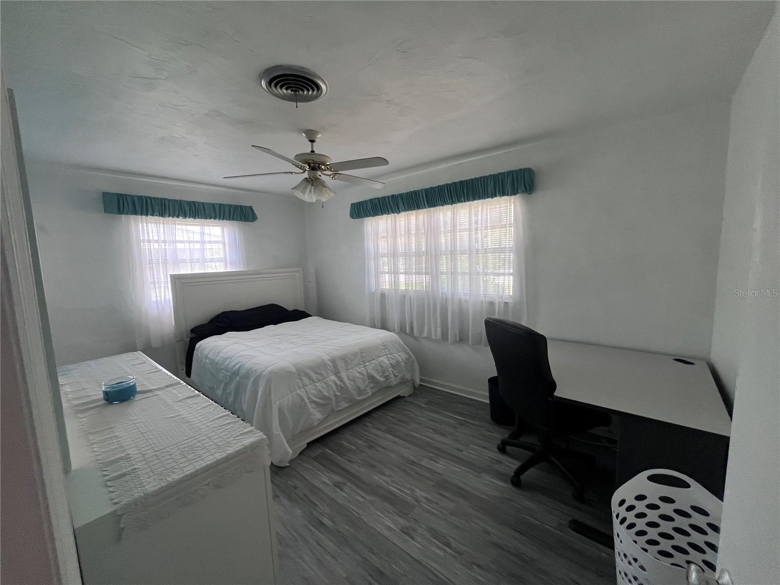 SUN RAY HOMES 01 - Residential