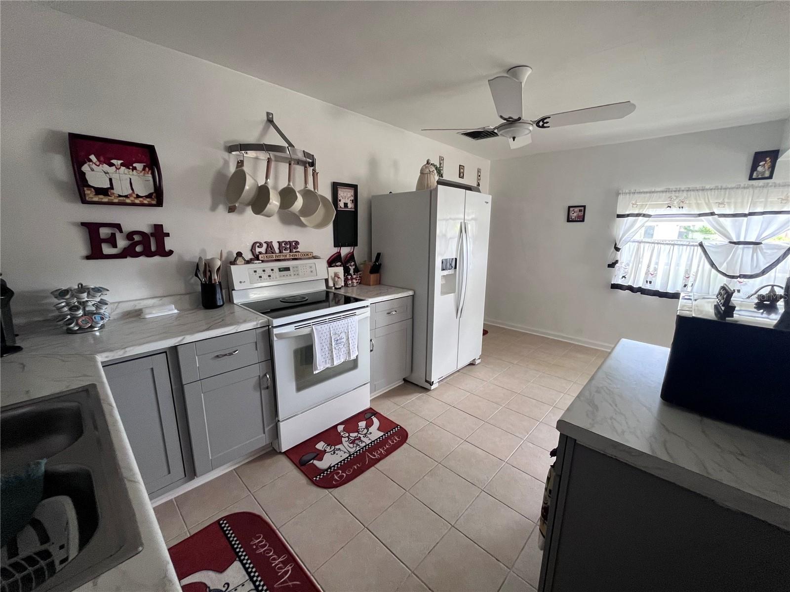 SUN RAY HOMES 01 - Residential