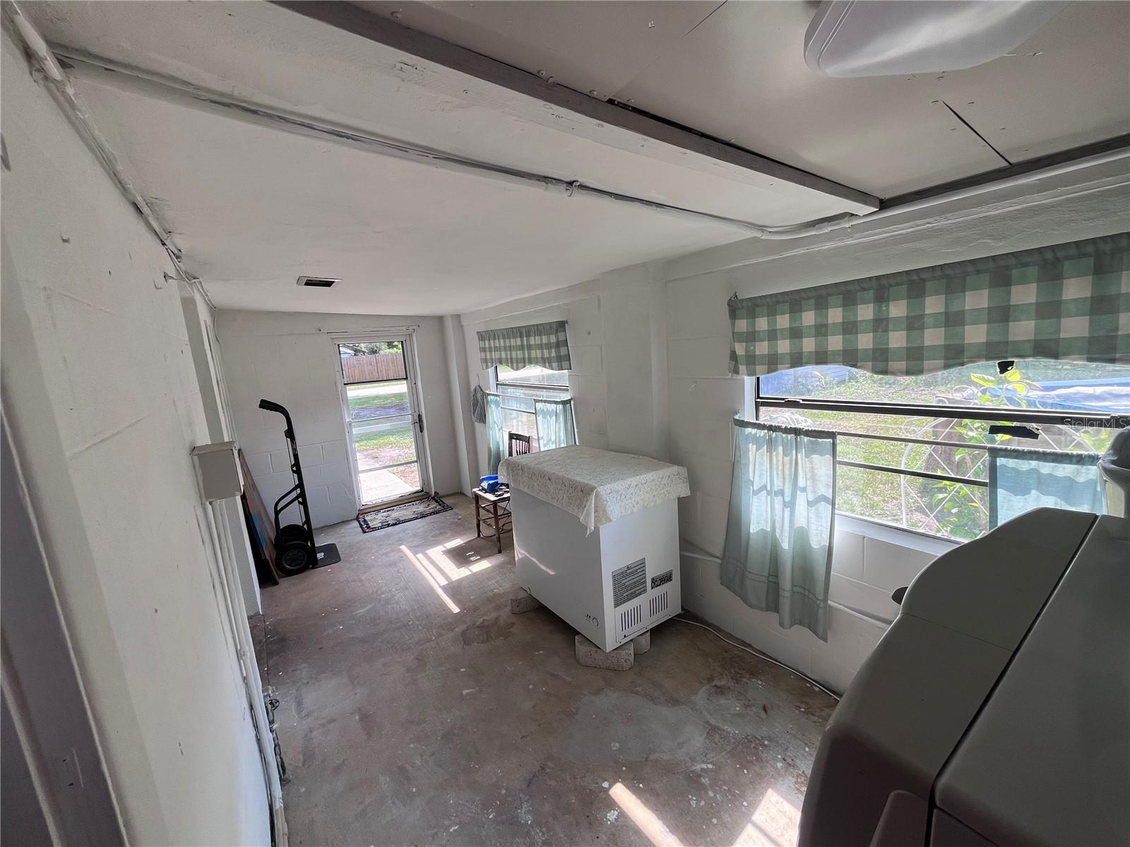 SUN RAY HOMES 01 - Residential