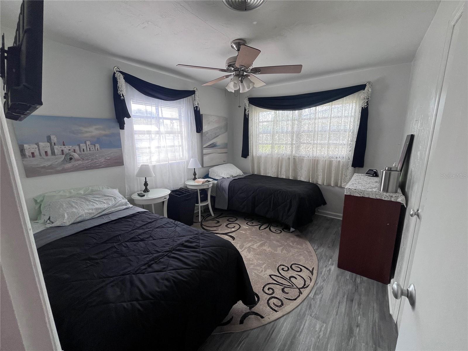 SUN RAY HOMES 01 - Residential