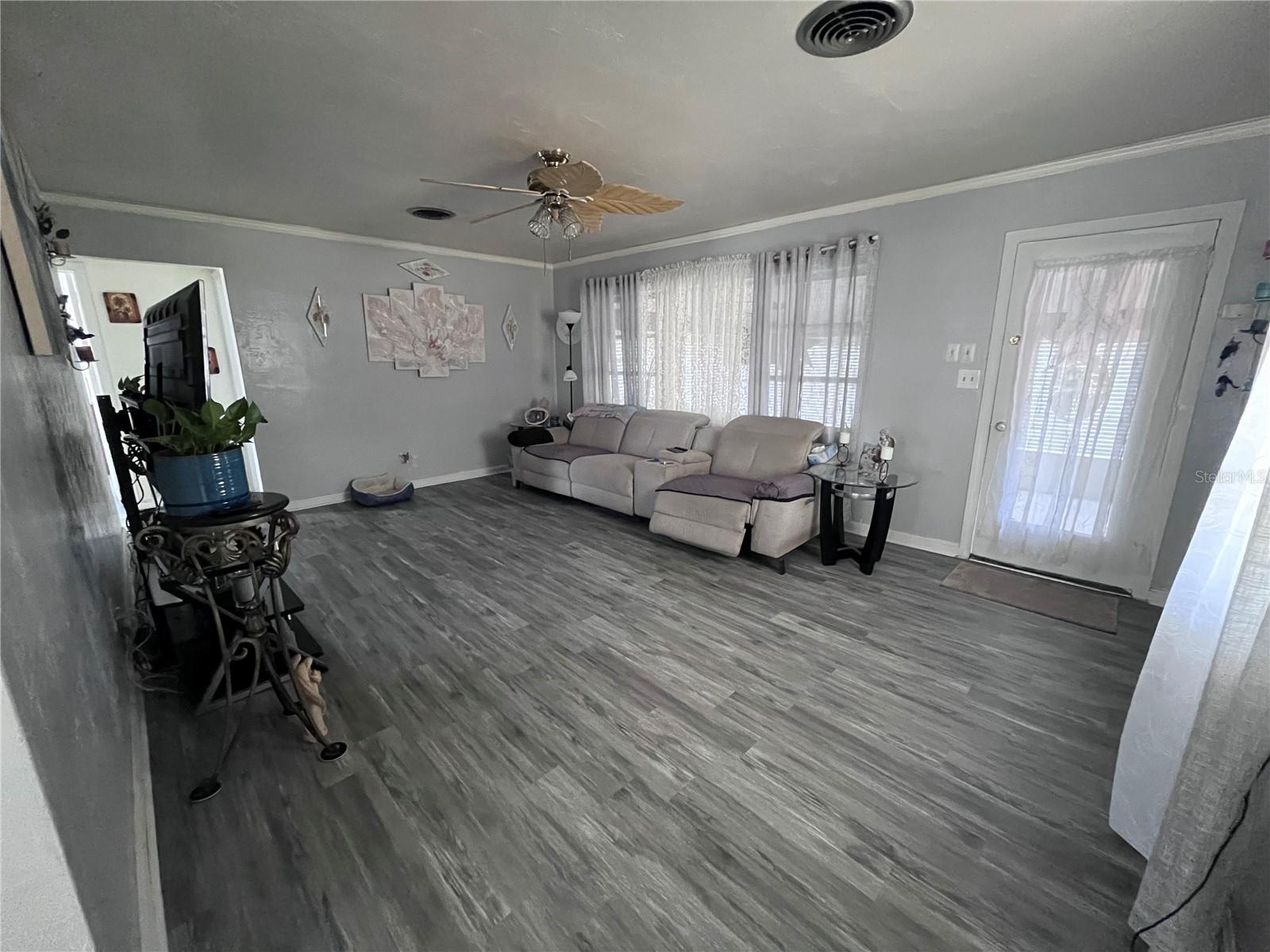 SUN RAY HOMES 01 - Residential