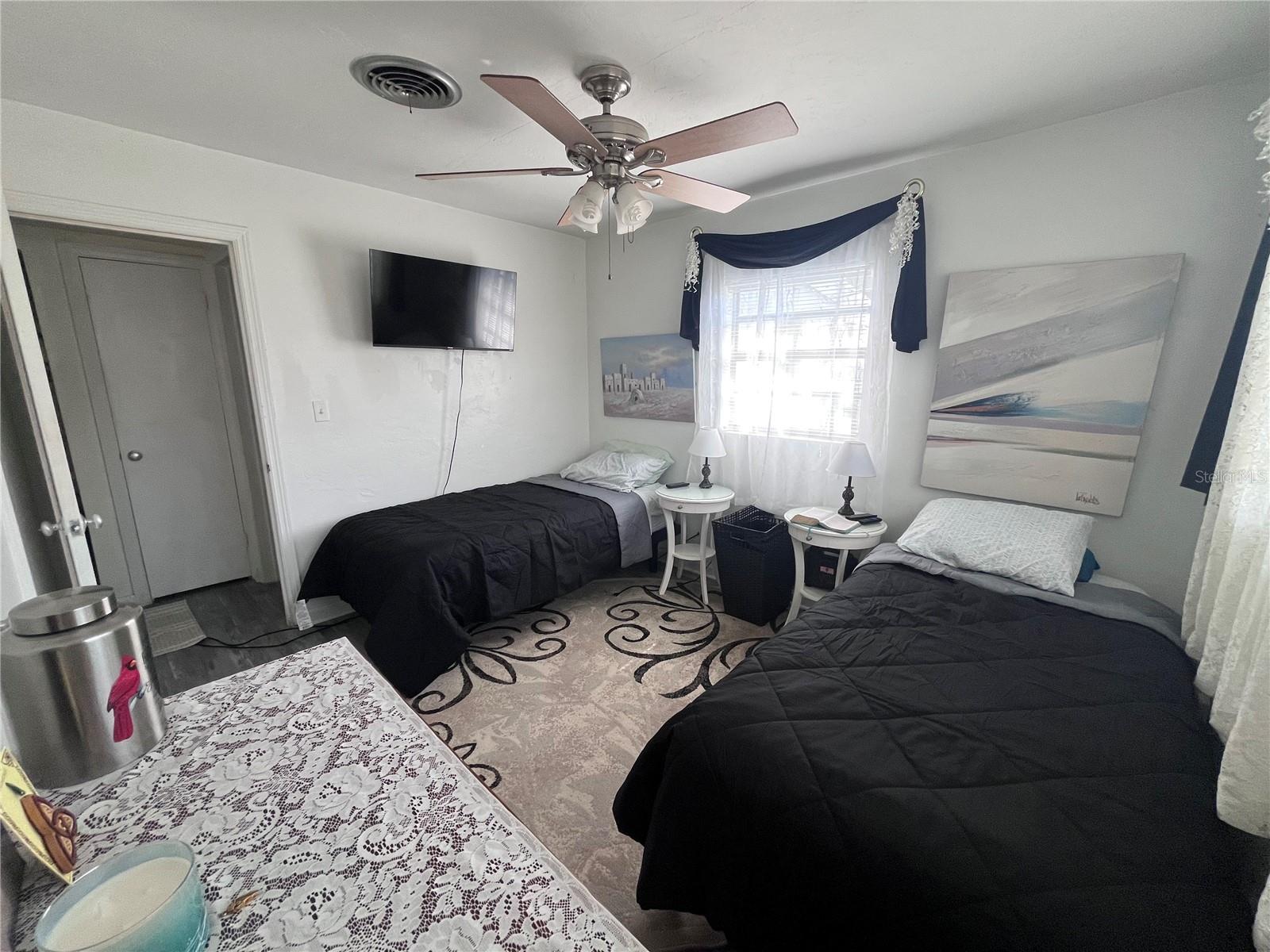 SUN RAY HOMES 01 - Residential