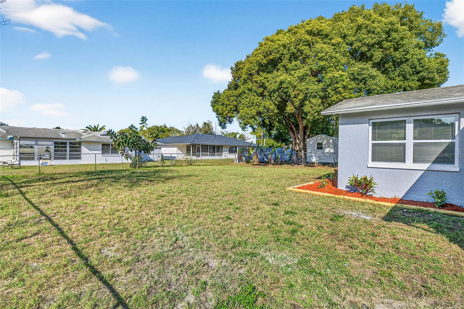 LA VILLA GARDENS - Residential