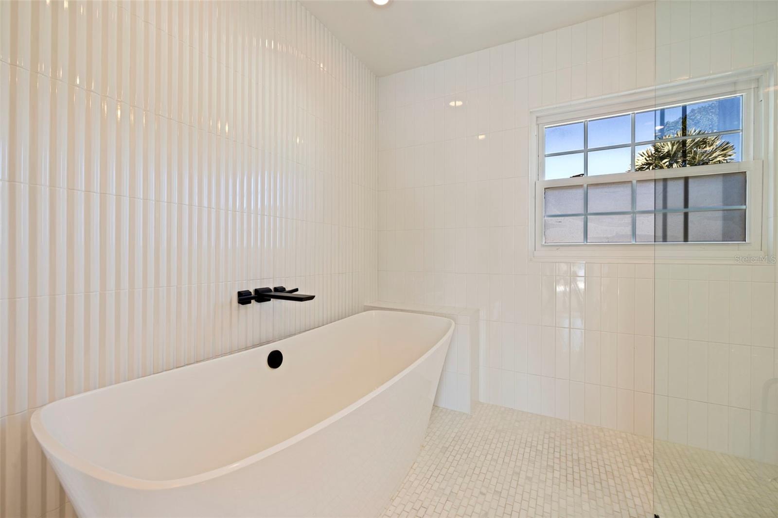 BAY COLONY ESTATES - Residential