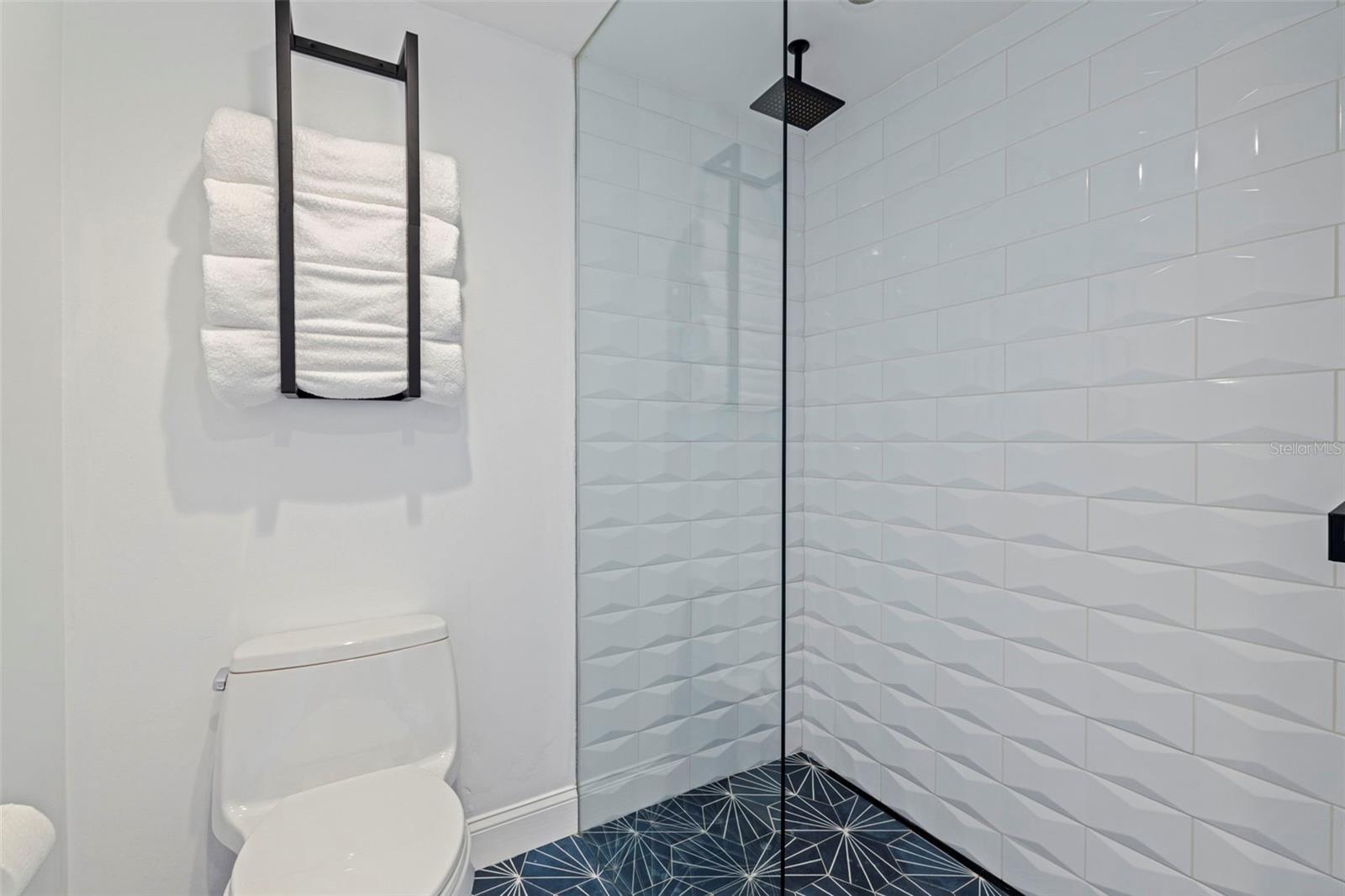 BAY COLONY ESTATES - Residential