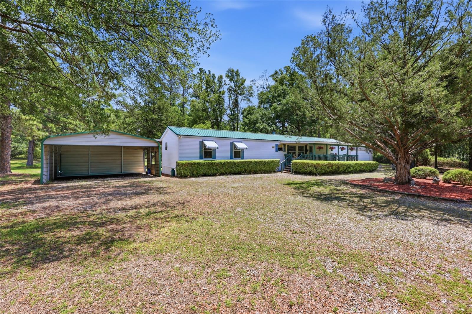 MINI FARM COUNTRY ESTATES - Residential