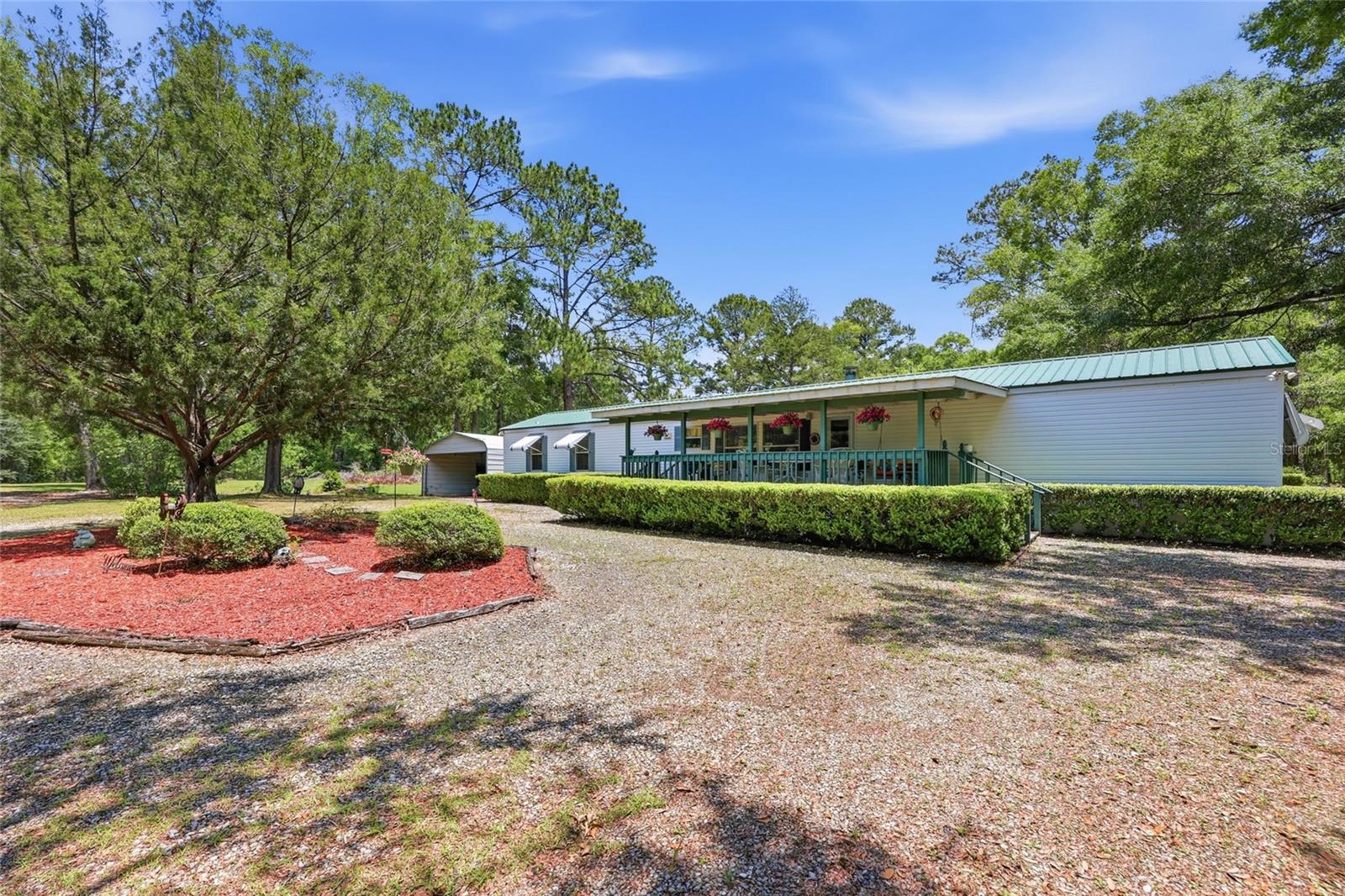 MINI FARM COUNTRY ESTATES - Residential