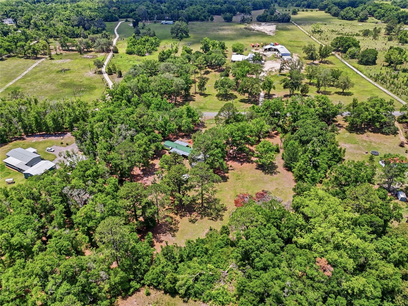 MINI FARM COUNTRY ESTATES - Residential