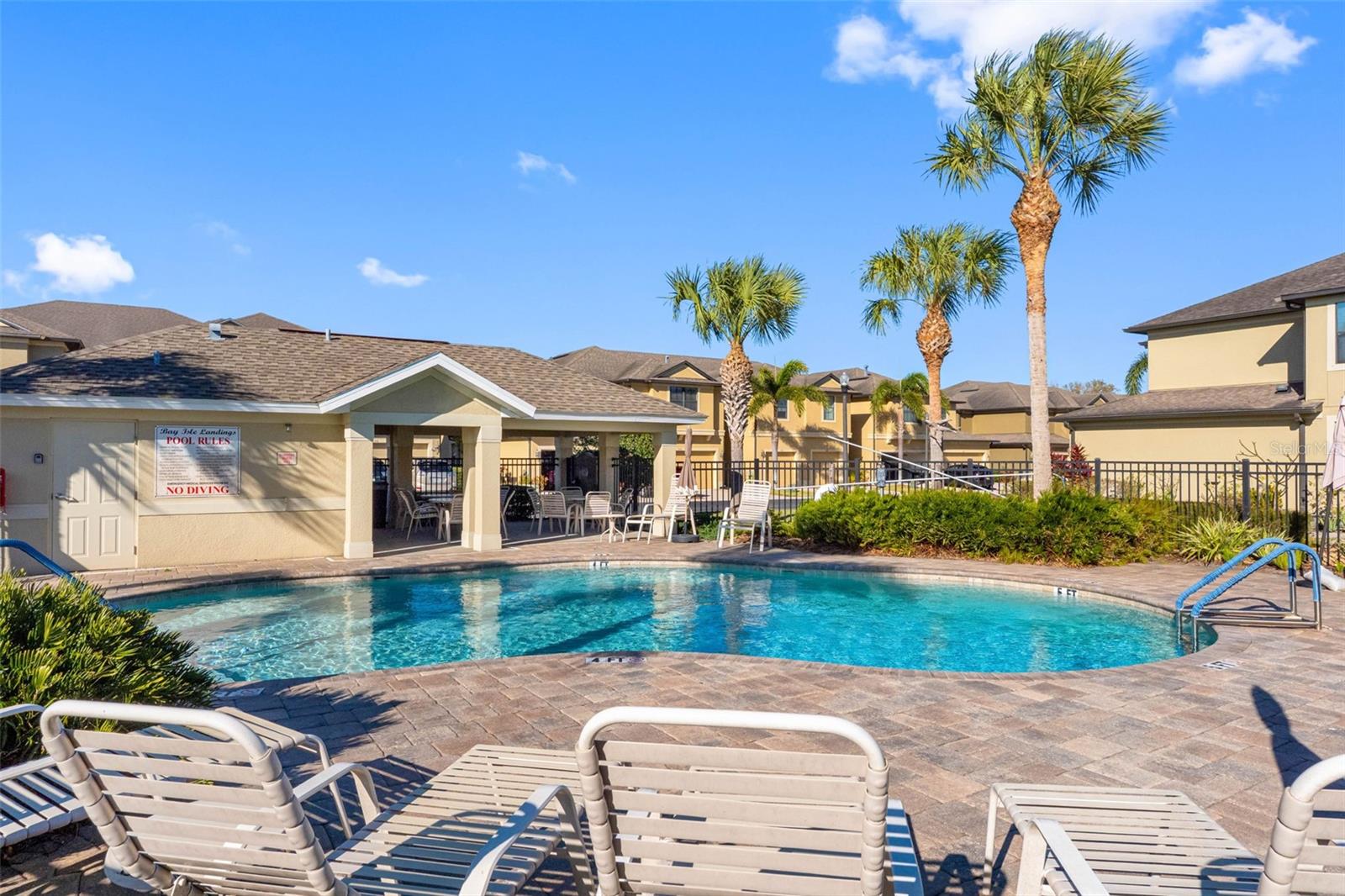 BAY ISLE LANDINGS - Residential