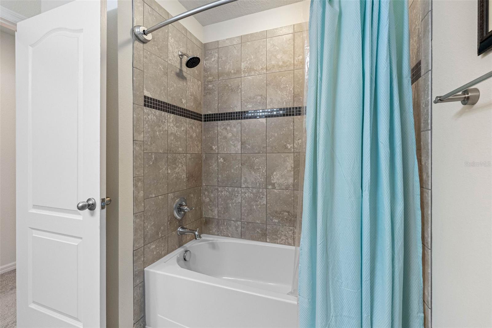 BAY ISLE LANDINGS - Residential