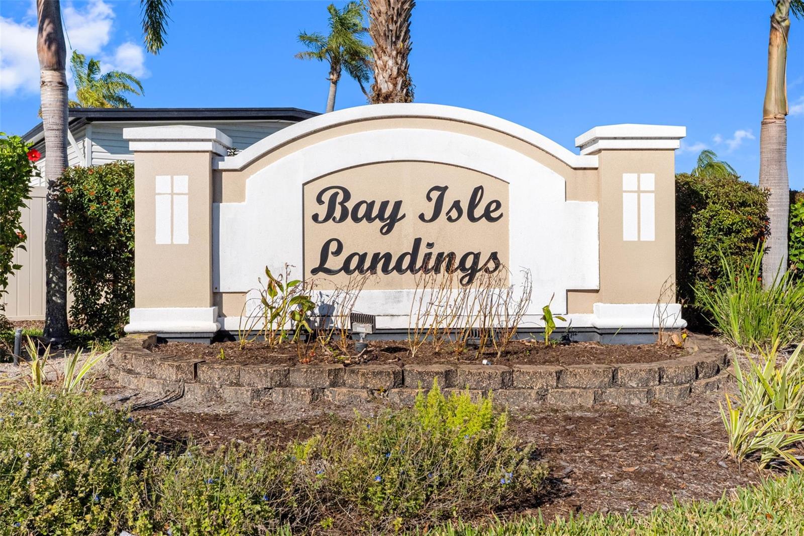 BAY ISLE LANDINGS - Residential