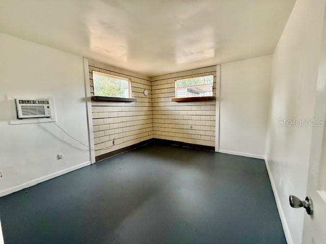 SUNSHINE ACRES - Residential Lease