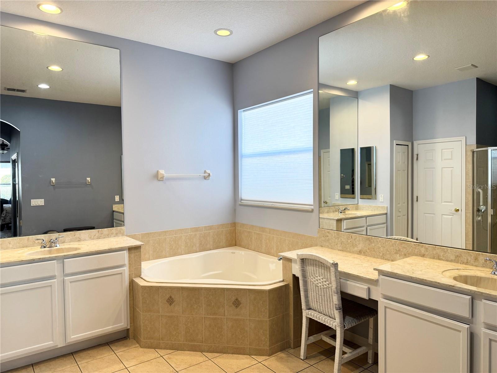 CARRIAGE POINTE A-I & L - Residential