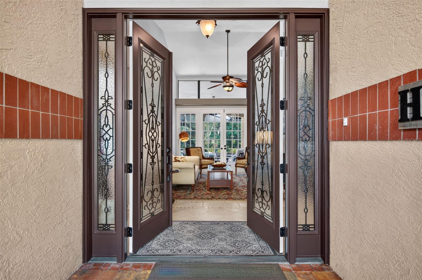 8944 MAGNOLIA CHASE CIRCLE