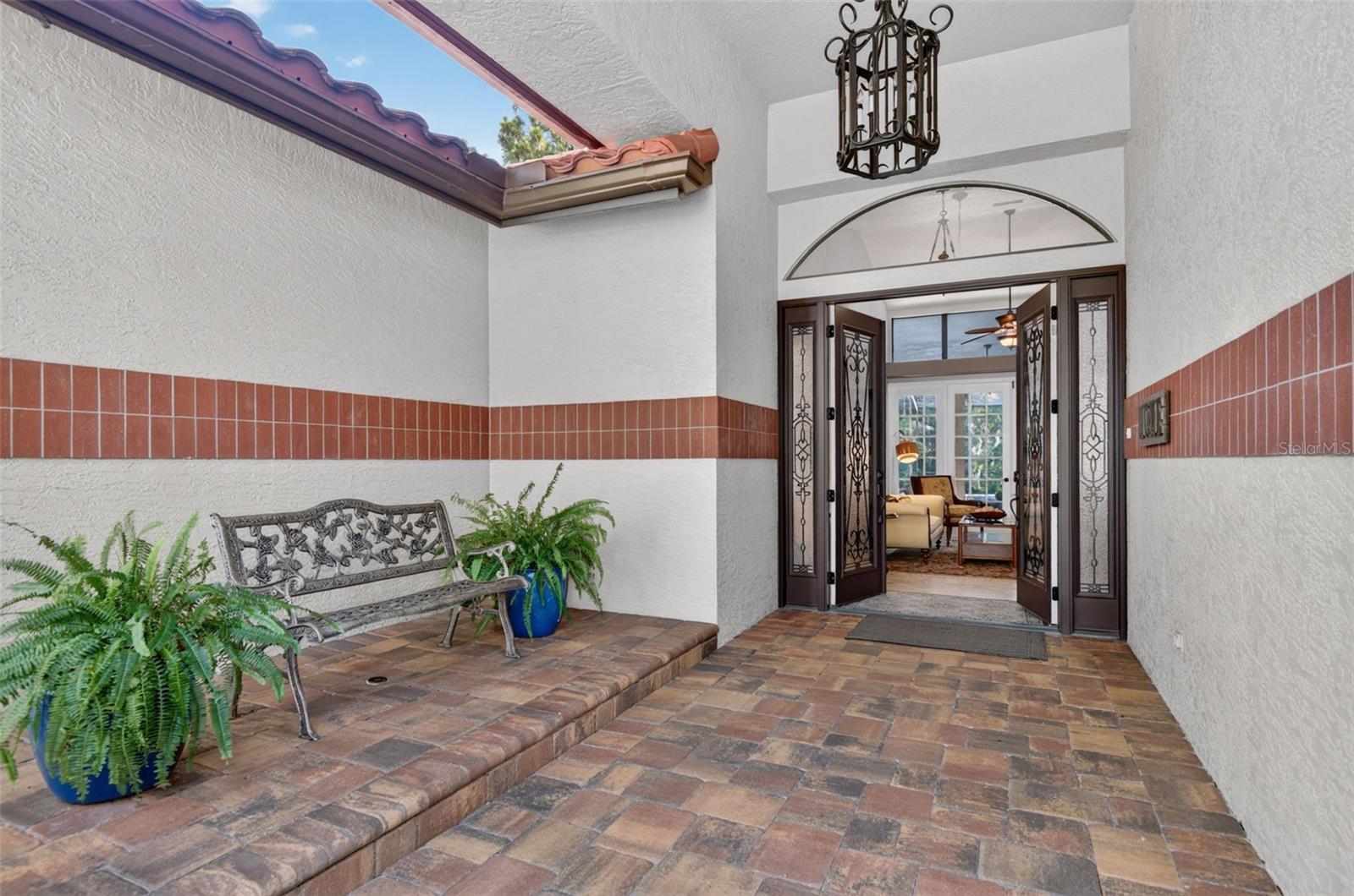 8944 MAGNOLIA CHASE CIRCLE