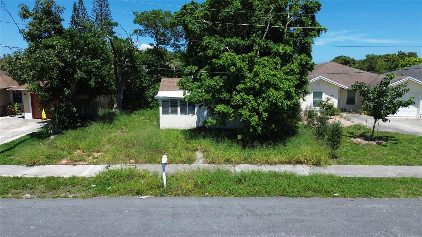 39 NW 13TH AVENUE