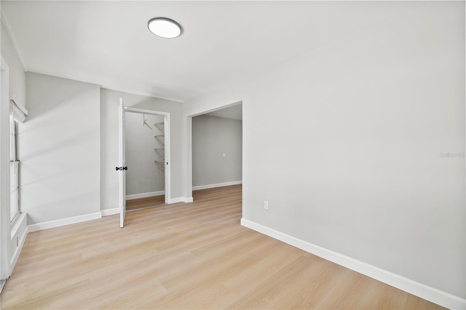 WHISPER LAKES - Residential