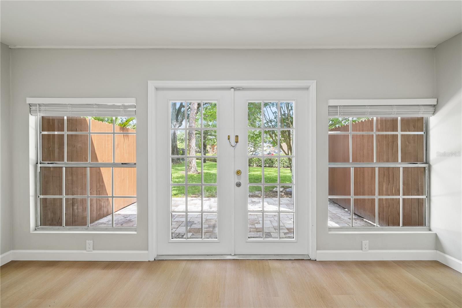 WHISPER LAKES - Residential