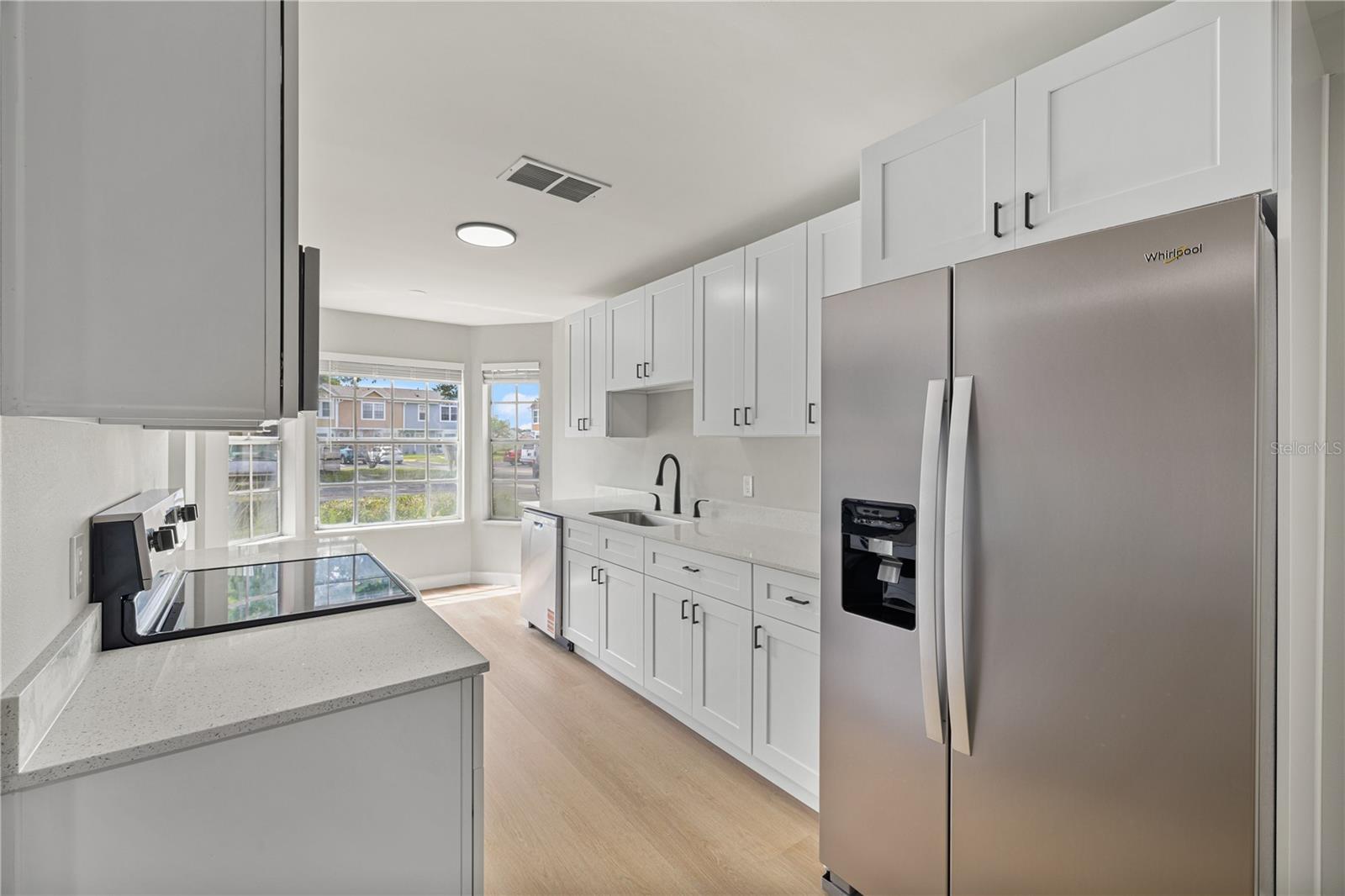 WHISPER LAKES - Residential