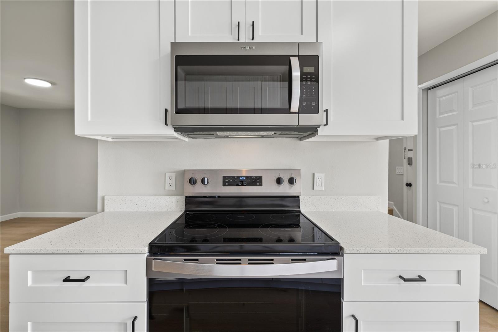 WHISPER LAKES - Residential