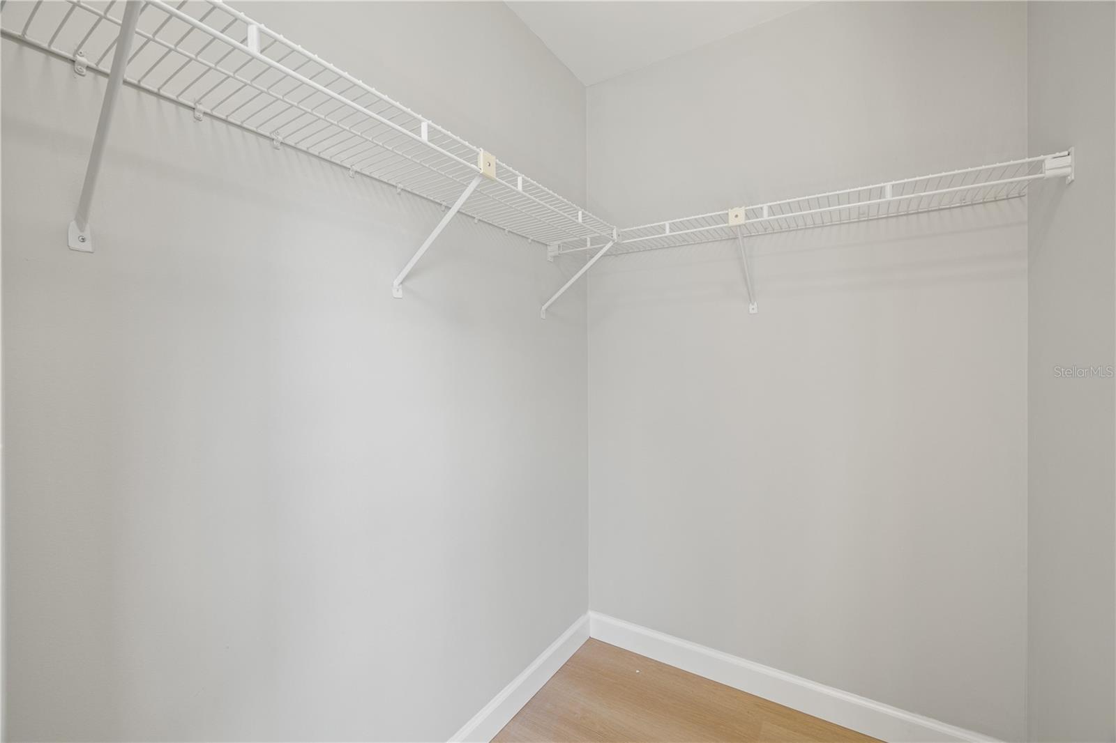 WHISPER LAKES - Residential