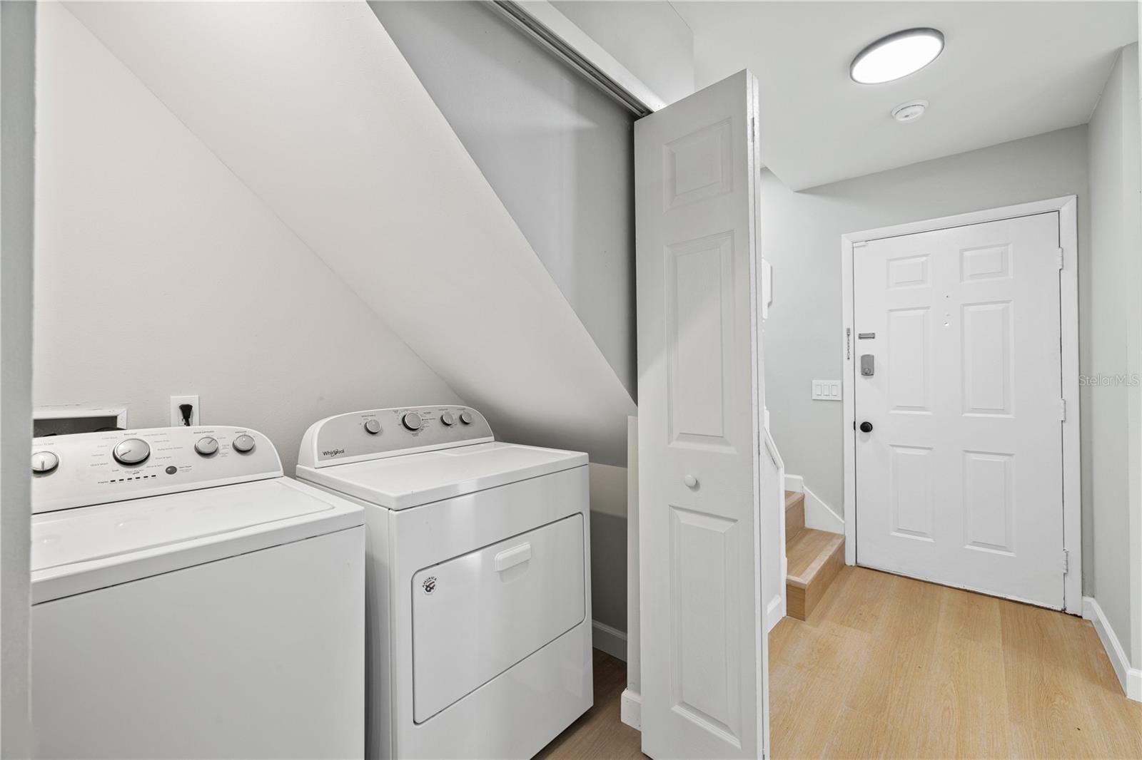 WHISPER LAKES - Residential