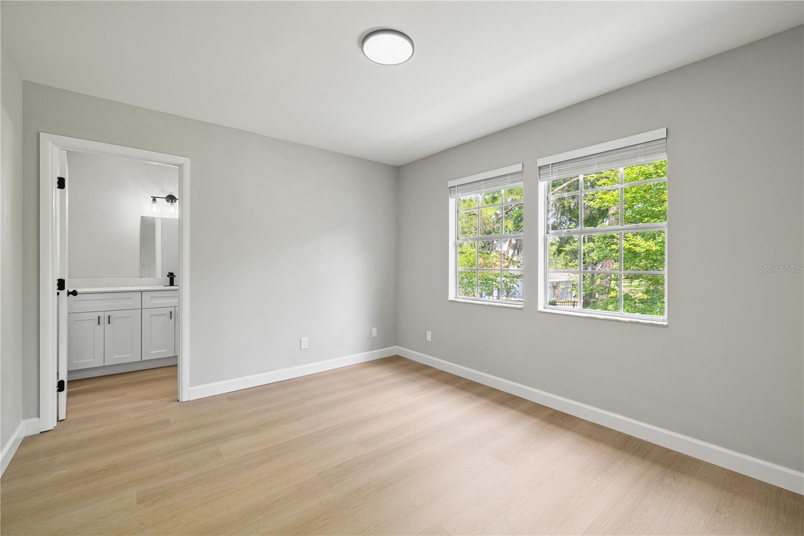 WHISPER LAKES - Residential