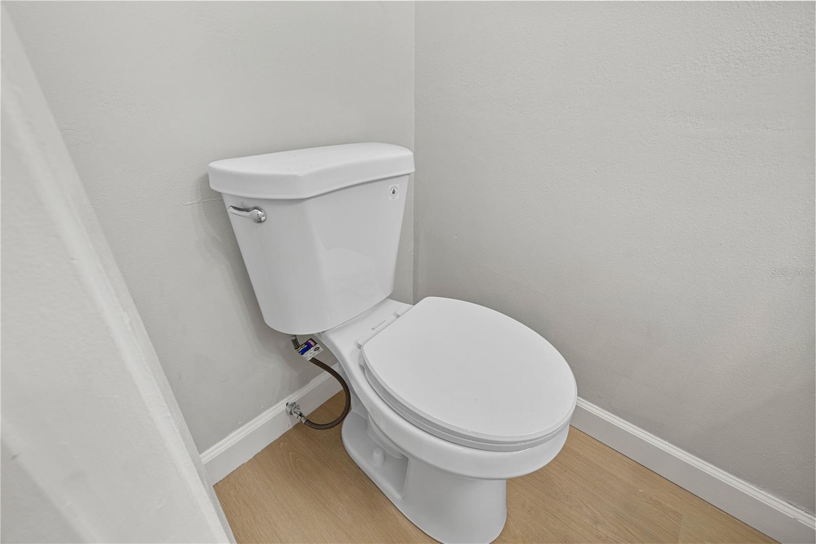 WHISPER LAKES - Residential