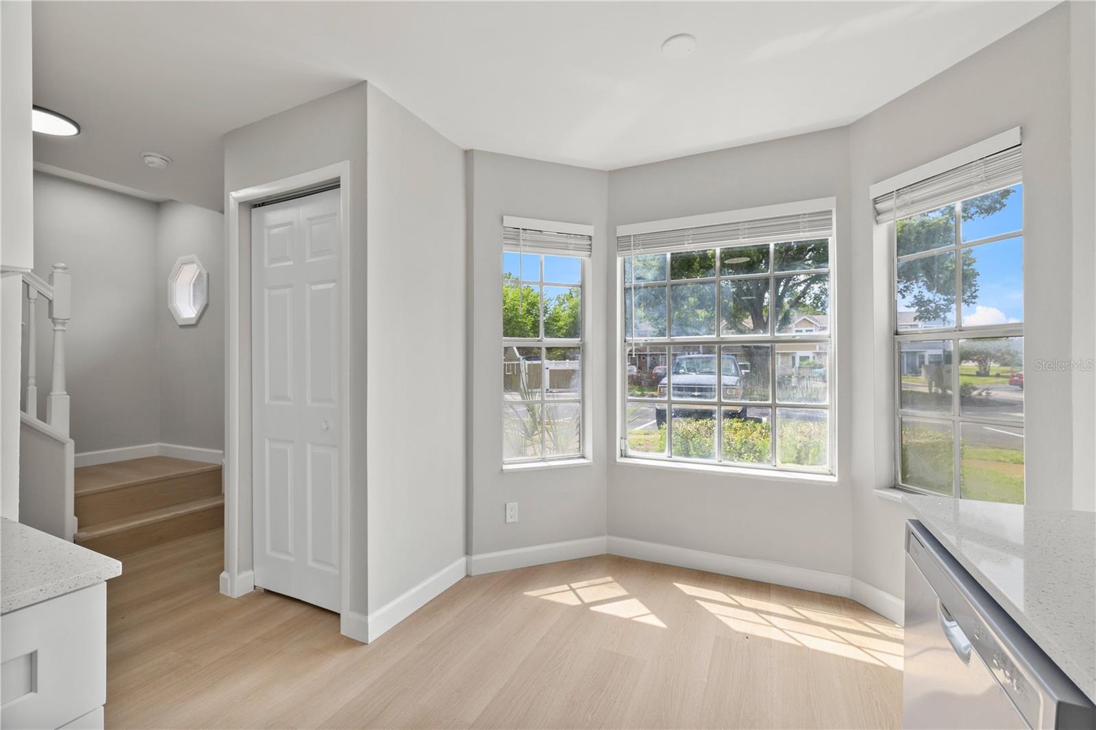 WHISPER LAKES - Residential