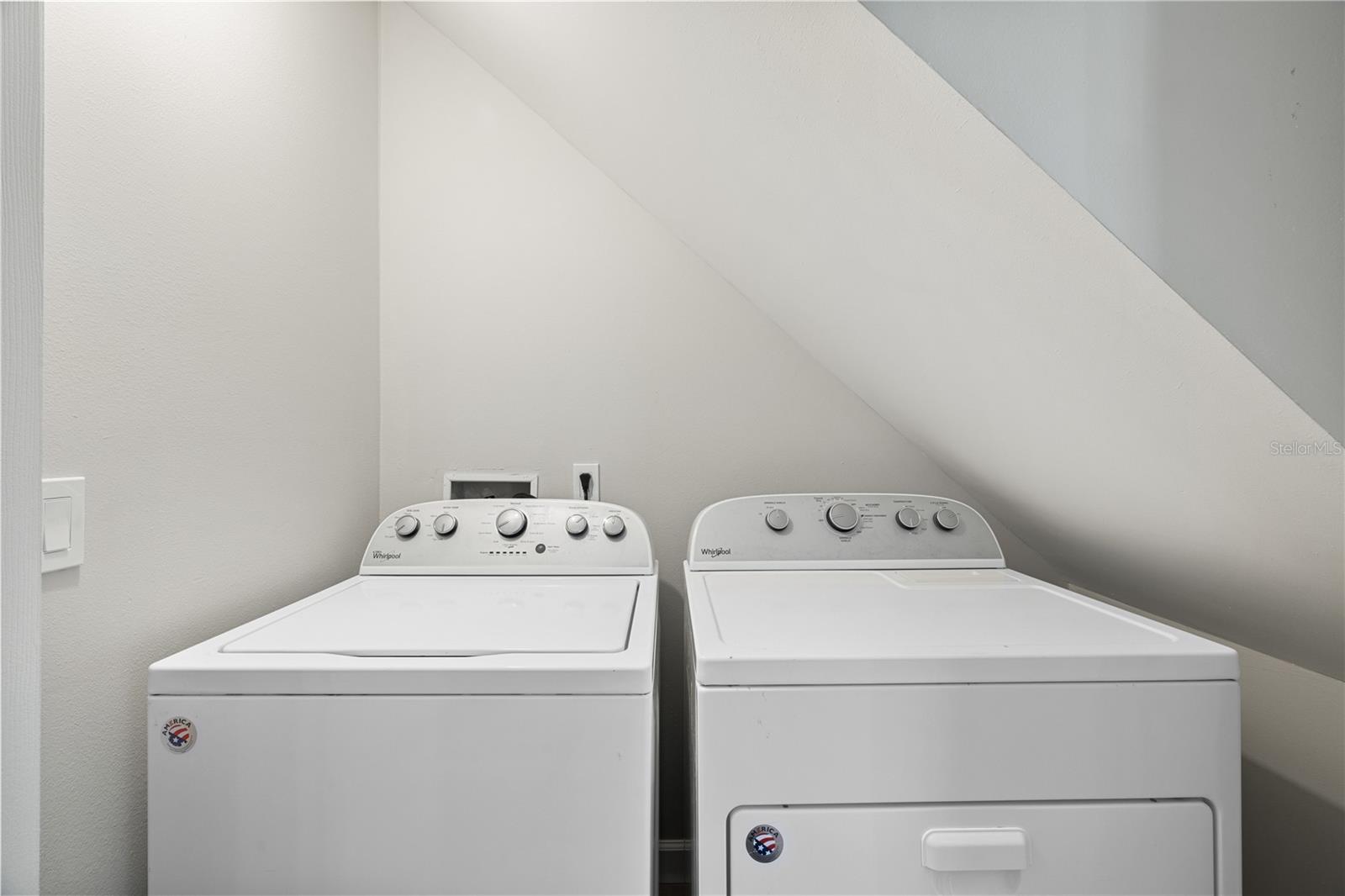 WHISPER LAKES - Residential