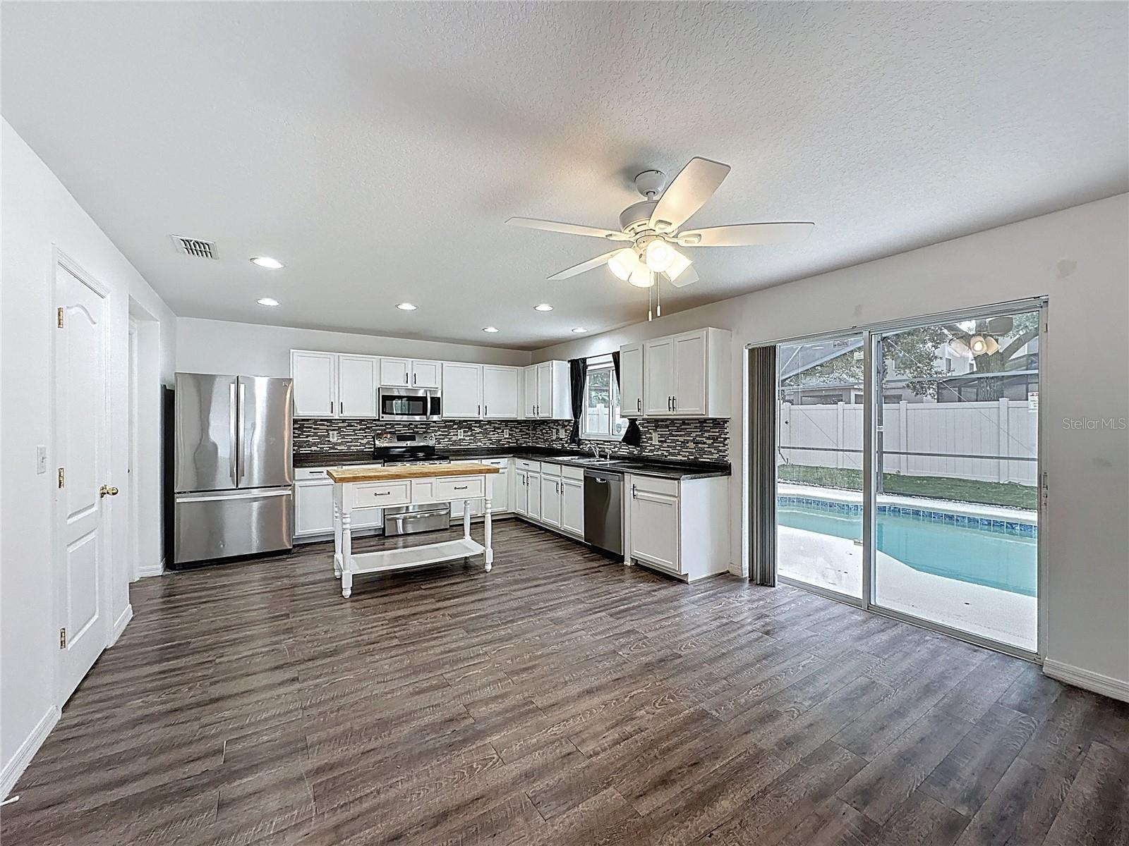 SUNRISE LAKES PH III SUB - Residential Lease