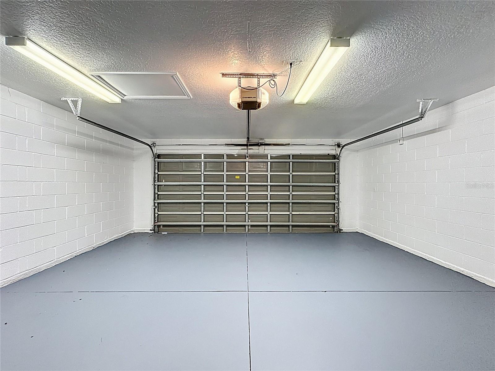 SUNRISE LAKES PH III SUB - Residential Lease