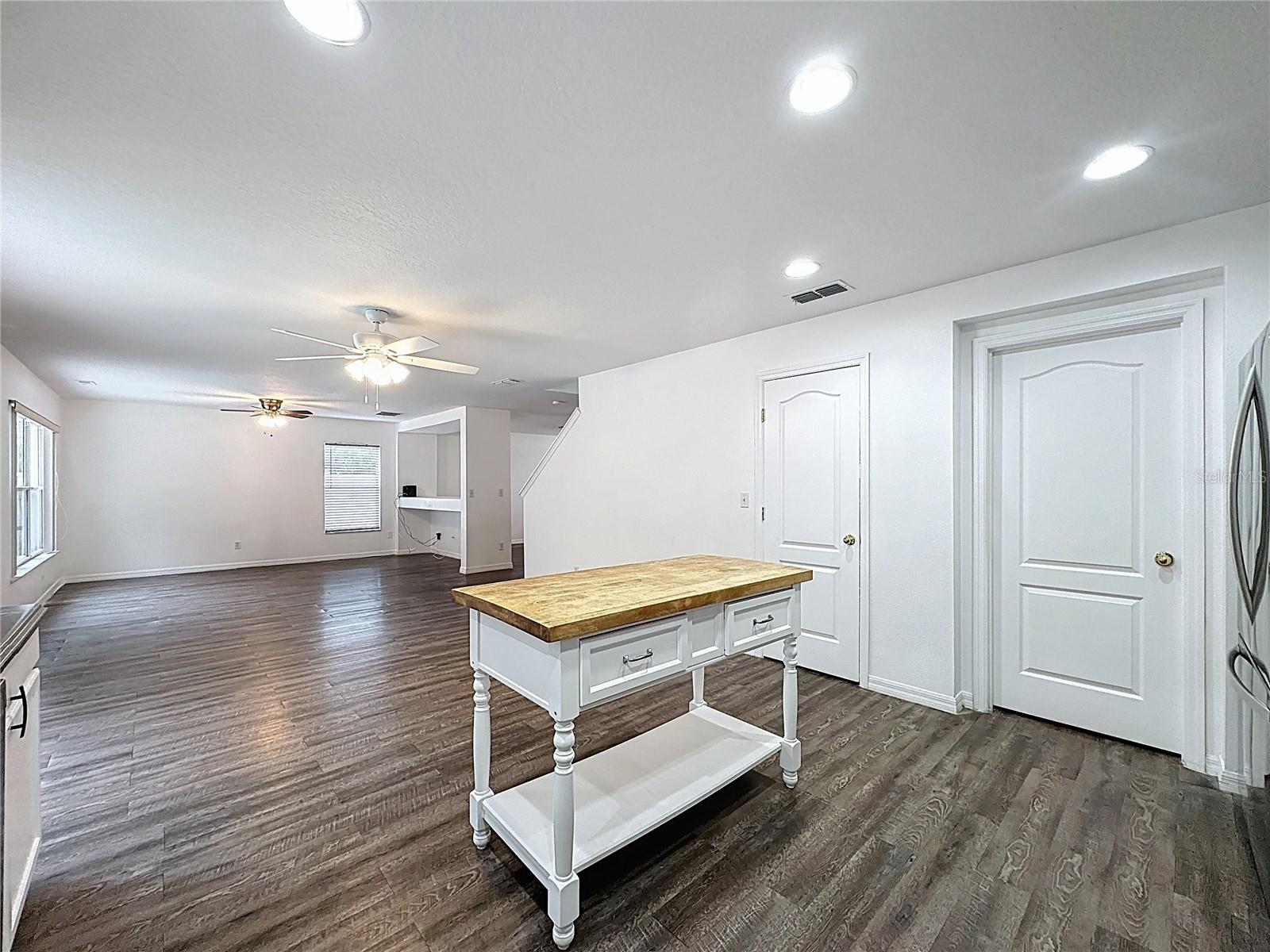 SUNRISE LAKES PH III SUB - Residential Lease