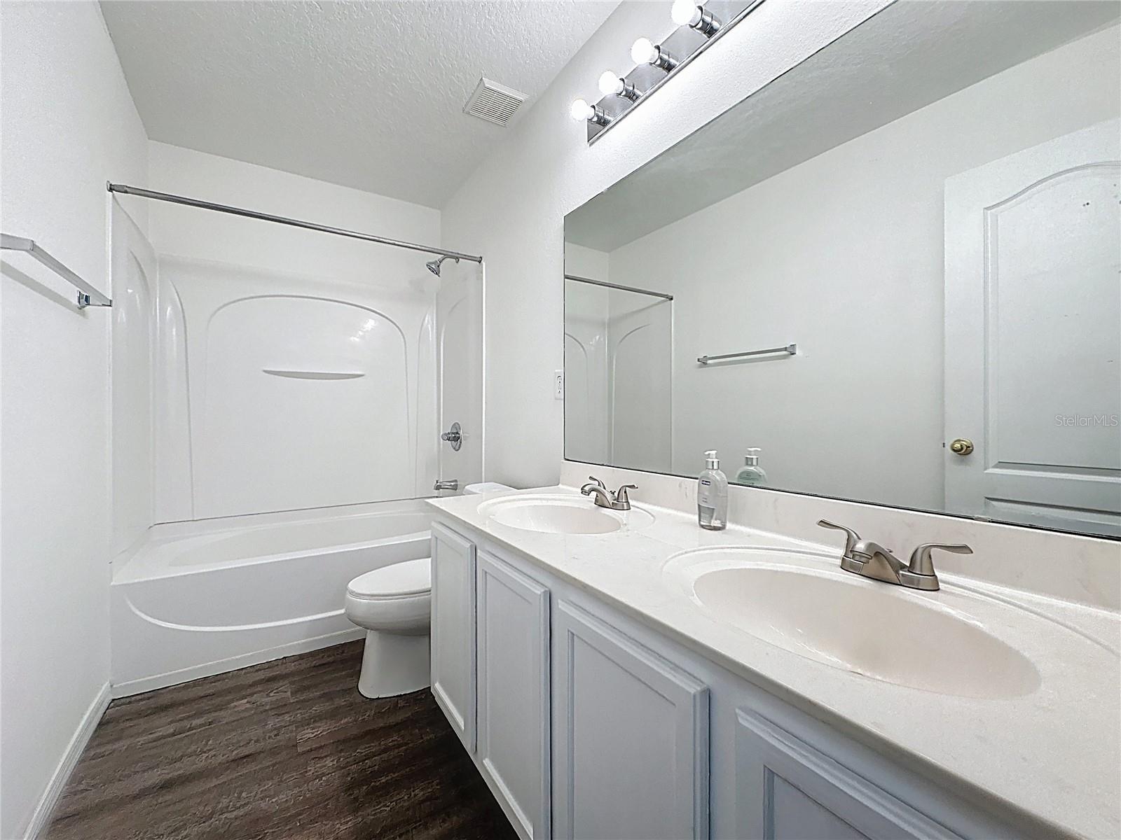 SUNRISE LAKES PH III SUB - Residential Lease