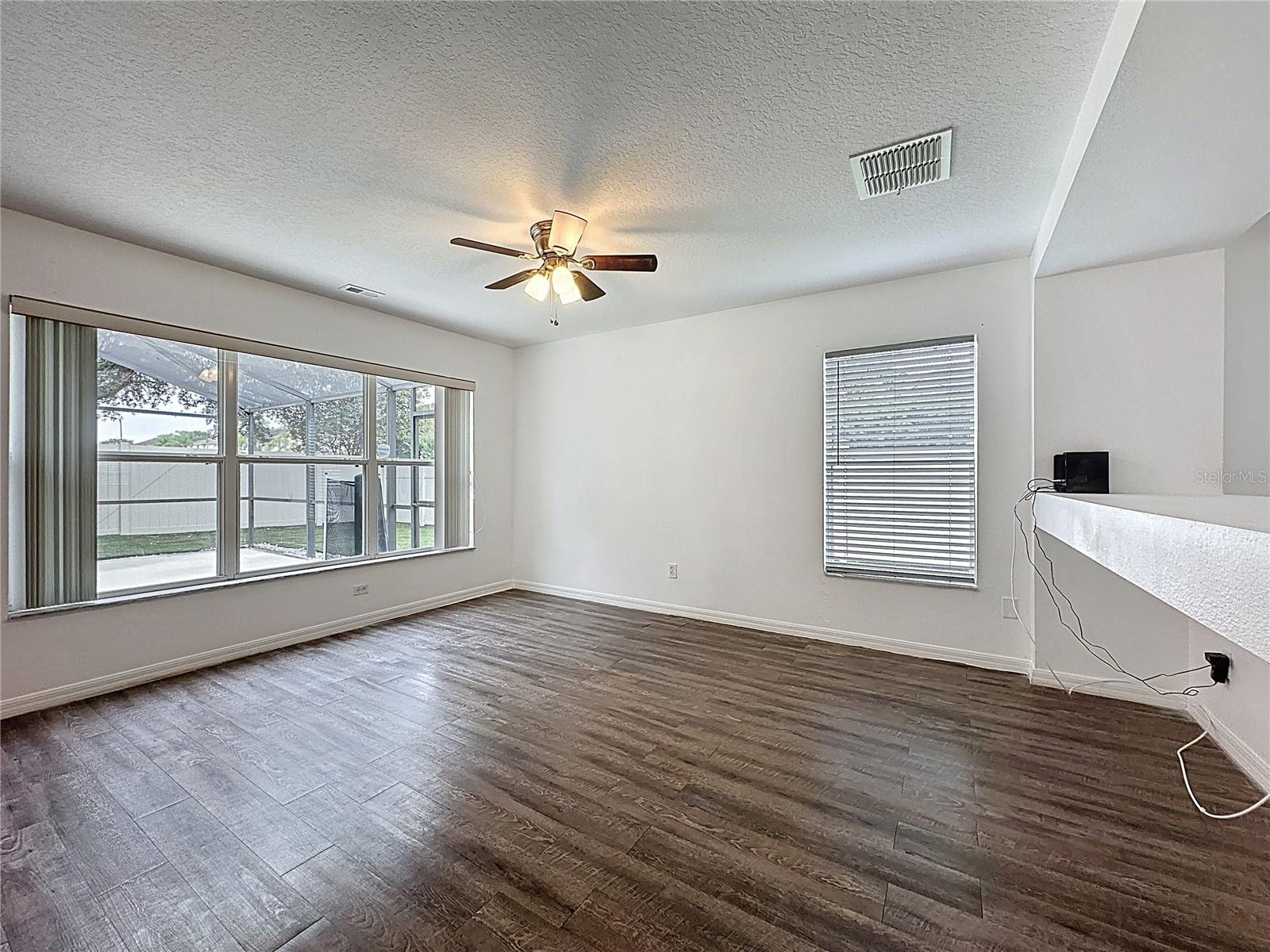 SUNRISE LAKES PH III SUB - Residential Lease