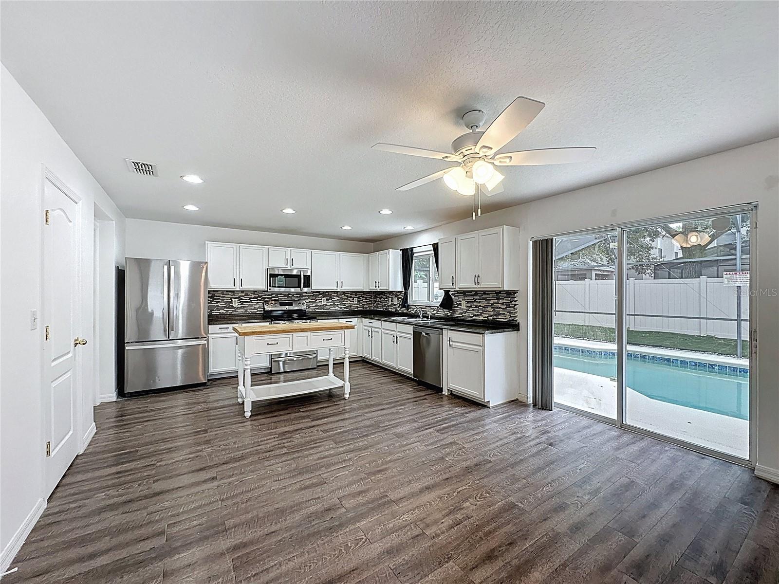 SUNRISE LAKES PH III SUB - Residential Lease