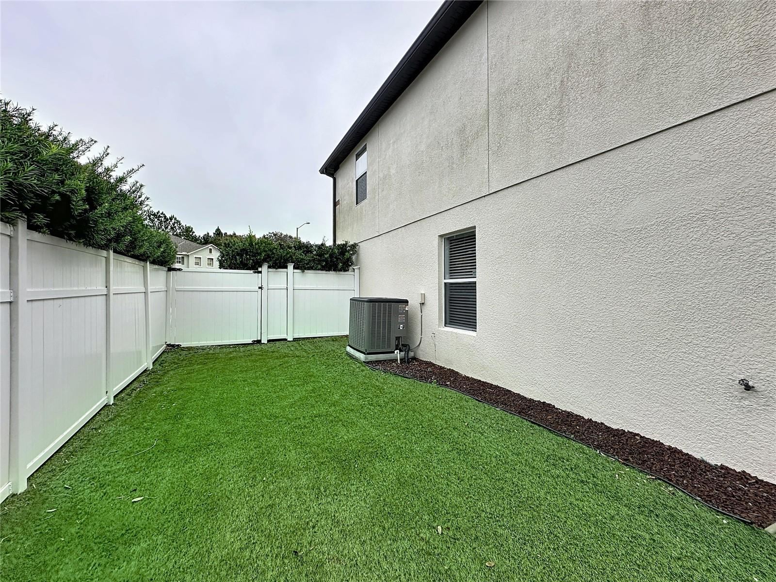 SUNRISE LAKES PH III SUB - Residential Lease