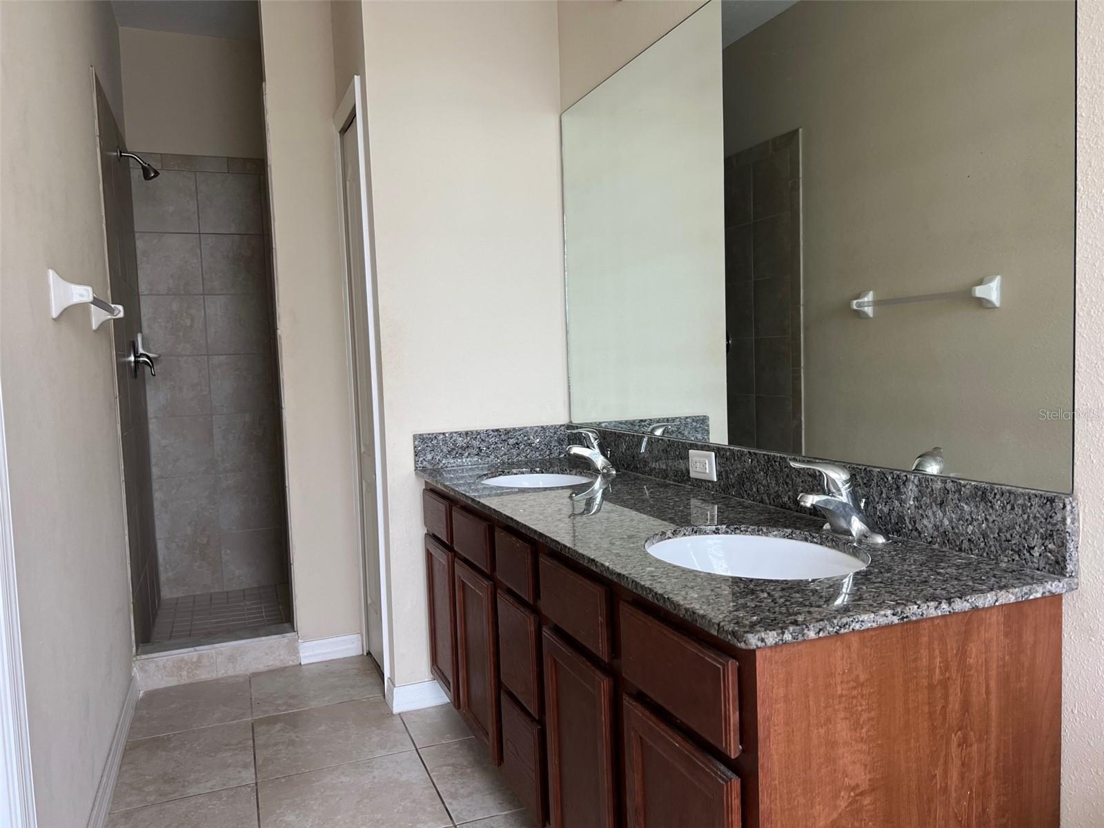 CALLISTA CAY - Residential Lease