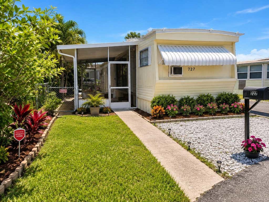 Photo of 6580 Seminole Boulevard #727, Seminole, FL 33772 (MLS # TB8498675)