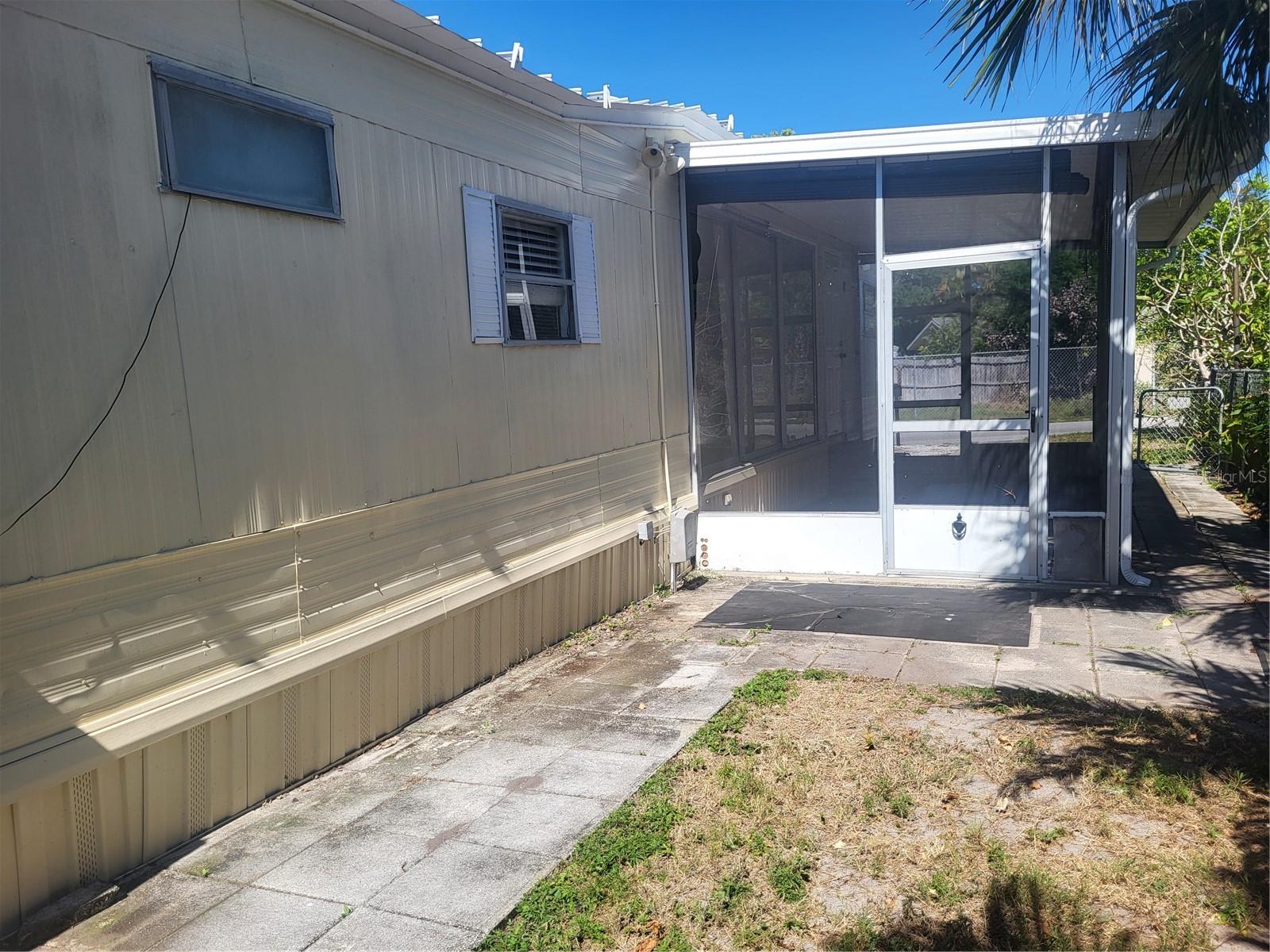 6580 SEMINOLE BOULEVARD 727